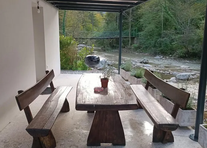 Riverside Vikendica *